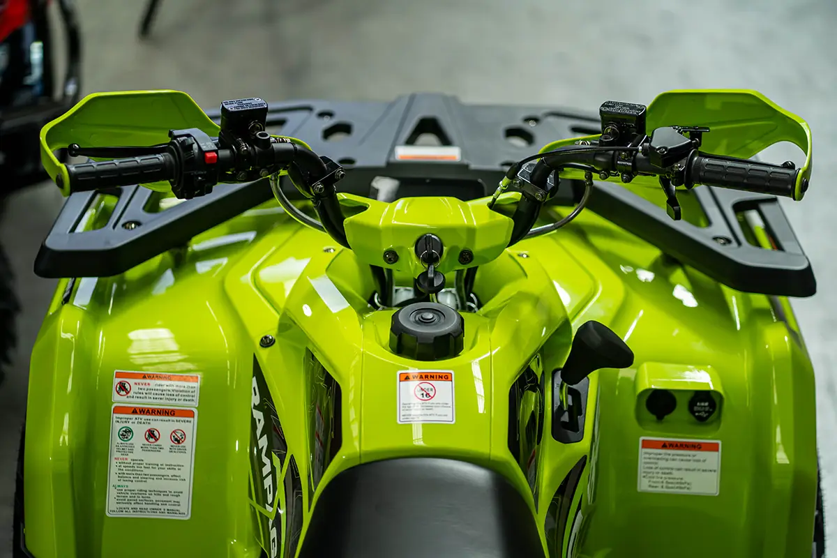 ถังน้ำมันขนาด 12 ลิตร ของ RAMPAGE 265 มุมมองจากตำแหน่งผู้ขับขี่