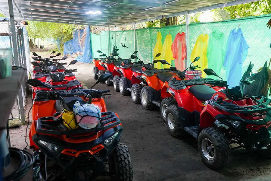 ภาพดีเทลแฮนด์และหน้าปัด ATV XWOLF 250 PRO