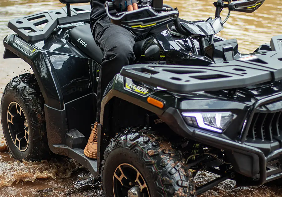 ATV RAMPAGE 265 สีดำ มุมหน้าซ้าย โชว์ไฟหน้า LED