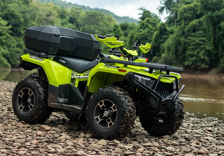 ATV RAMPAGE 265 สีเขียว มุมด้านข้างพร้อมกล่องเก็บของ